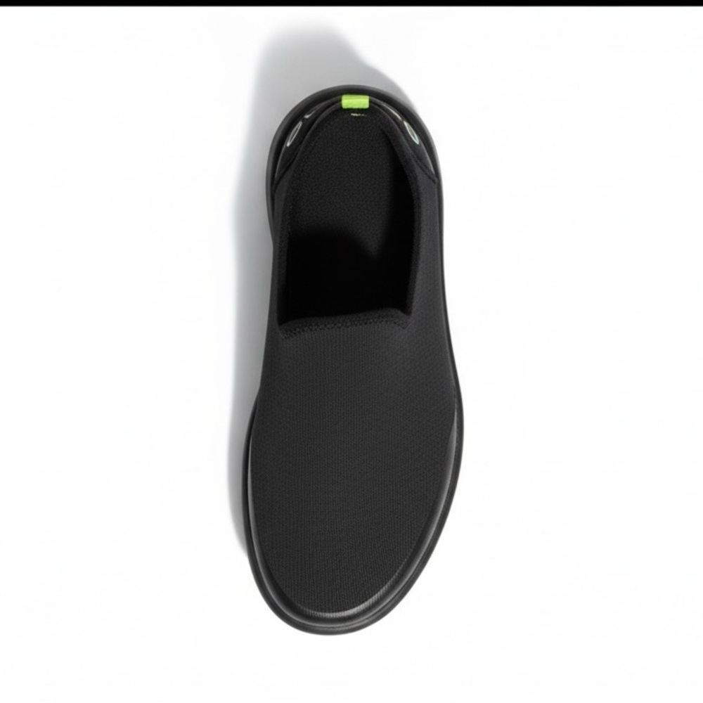 OOFOS OOmg eeZee Womens Sz 7 Black Low Recovery Shoes Sneaker Slip On Minimalist - Picture 2 of 13